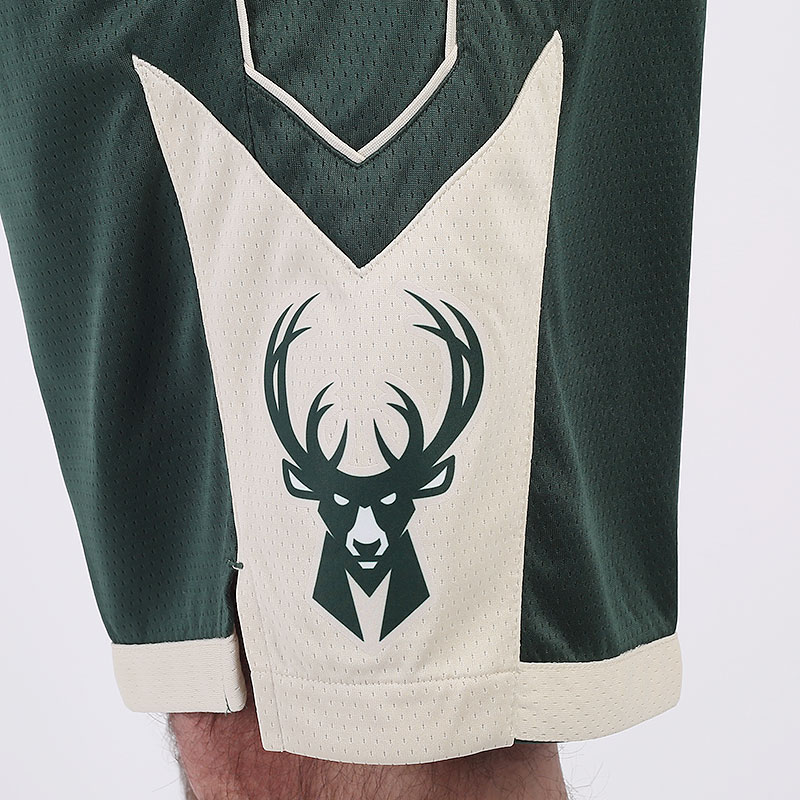 мужские зеленые шорты  Nike Milwaukee Bucks Icon Edition Swingman Shorts NBA AJ5623-323 - цена, описание, фото 4